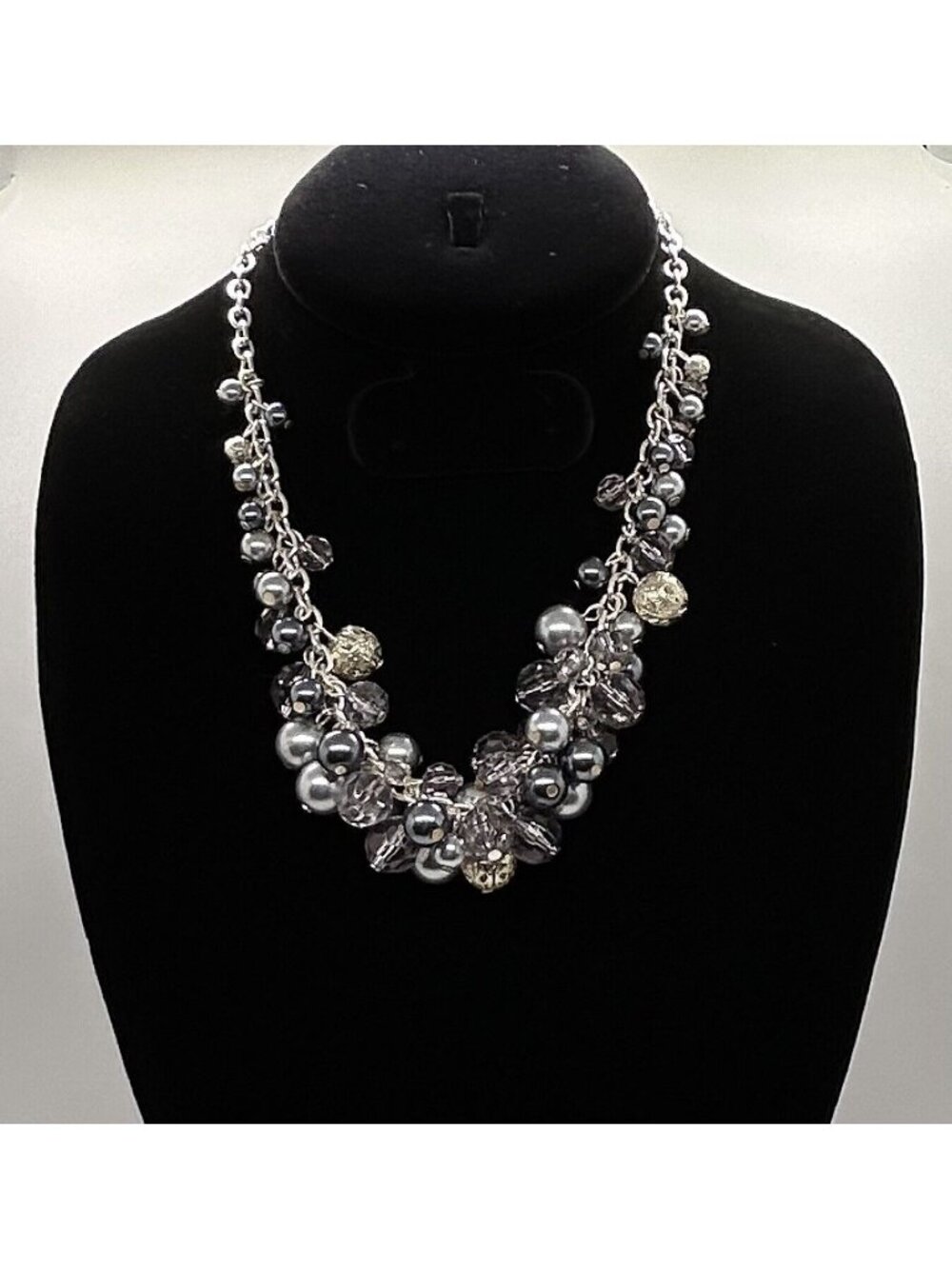 Vintage Style Silver Tone Chunky Beaded Necklace With Lobster Clasp & Decorative